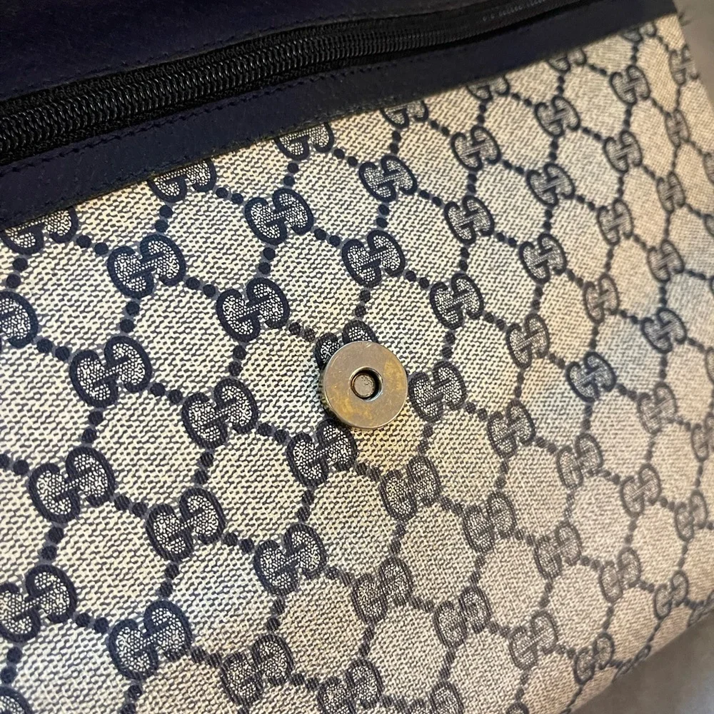 Vintage Gucci clutch - Picture 5 of 15